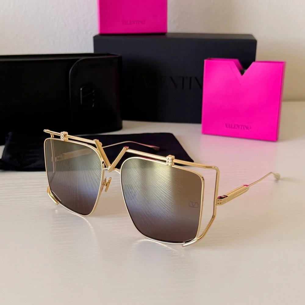 NWT Valentino V-Light Gold Square Sunglasses VLS-116B GLD